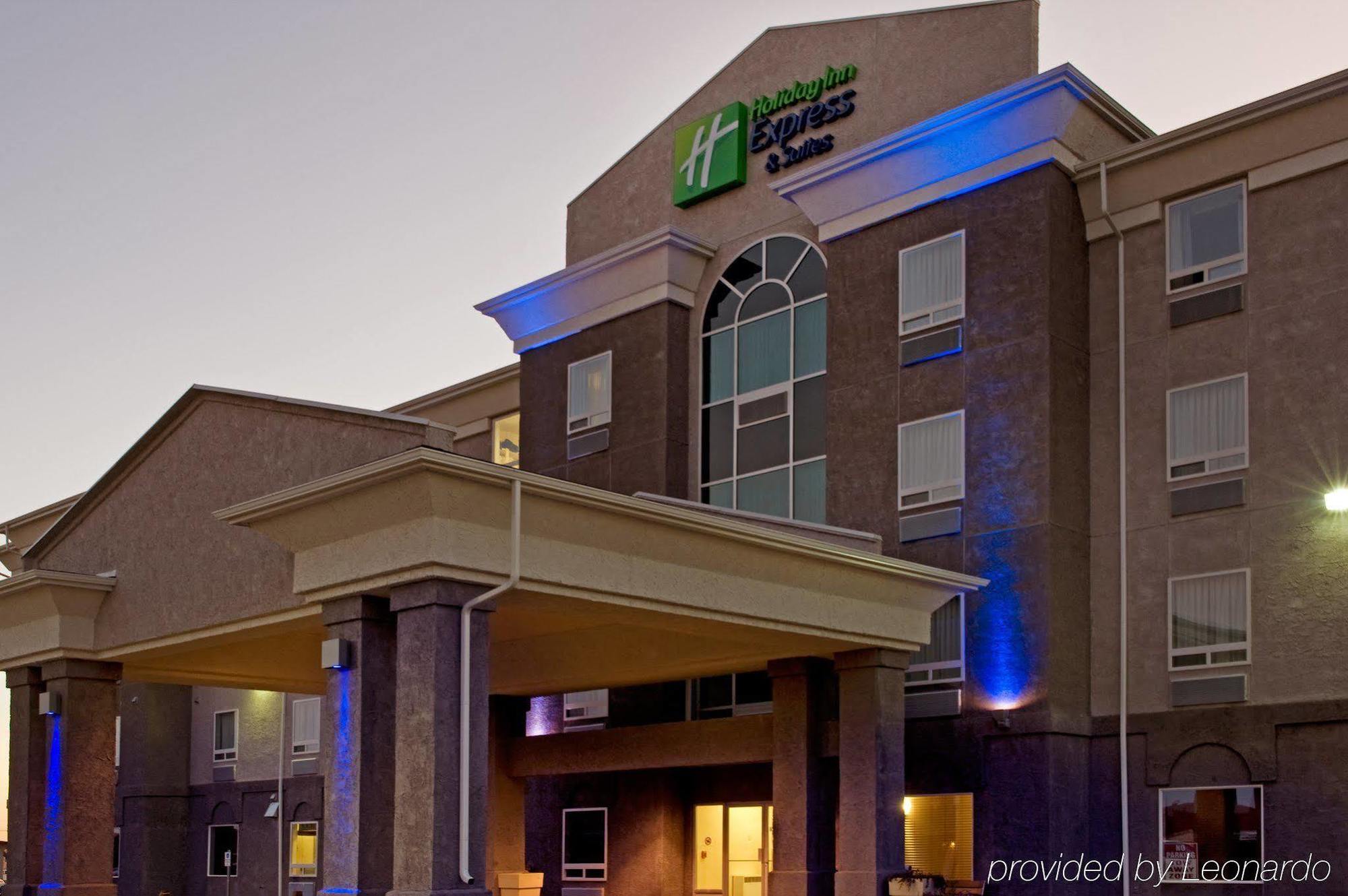 Ramada By Wyndham Prince Albert Exterior foto